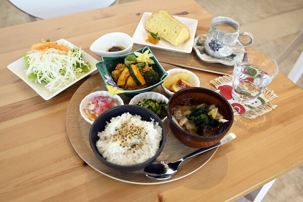 日替わりキラナス御膳とミニデザート