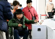 袴田巌さんが衆院選の期日前投票