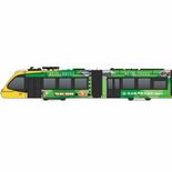 緑色のLRT車両が登場　池田興業のラッピング、沿線企業コラボ第２号　1…