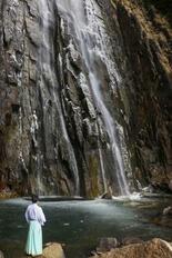 那智の滝、滝つぼ凍る