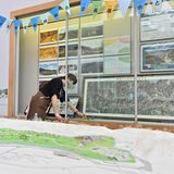 鹿沼市図書館に南摩ダムジオラマ登場　施設学べるミニ企画展
