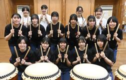 「羽ばたくタカ」演奏で