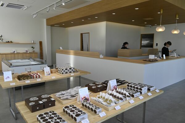 高林堂和菓子研究所の物販スペース＝20日午後、宇都宮市