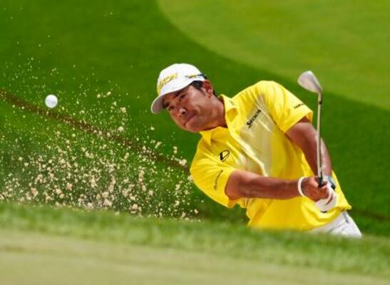 最終ラウンド、11番でバンカーショットを放つ松山英樹。通算7オーバーで43位=ミュアフィールドビレッジGC(共同)
