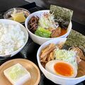 つけ麺風の濃厚スープ　二種盛り定食　もつ煮専門店 最後の決戦（宇都宮）