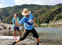「水切り」世界一は誰だ