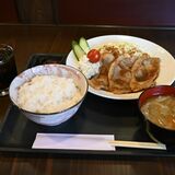 レトロ感の味にこだわり　しょうが焼き定食　ロマン亭（小山）