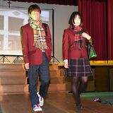 標準服のファッションショー　４月共学化「星の杜中高」