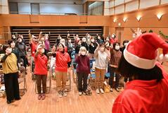 高齢者交流へクリスマス会