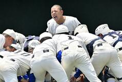 陰で支える盛り上げ役