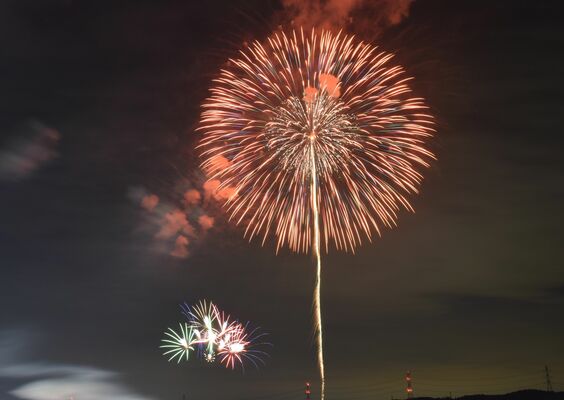 秋の夜空を彩った花火