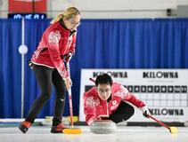 カーリング小穴、青木組が3勝目