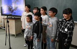 児童が紙芝居初挑戦