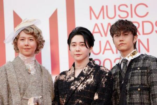 　最優秀アーティスト賞に選ばれた「Ｍｒｓ．ＧＲＥＥＮ　ＡＰＰＬＥ」の（左から）藤澤涼架、大森元貴、若井滉斗