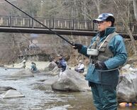 箒川で渓流釣り解禁　那須塩原、県内外から650人