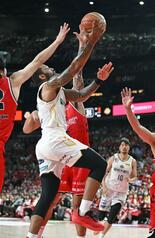 “東の盟主”完勝で金字塔