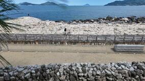 激闘の記憶残る石積み