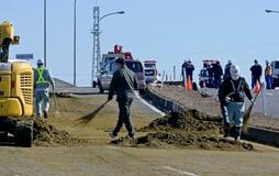 栃木で車十数台事故、4人搬送