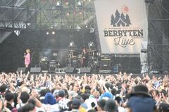 ベリテンライブの軌跡をたどる　FKD宇都宮店で23日からポスター展　グッズやチケット販売も