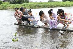 「流しびな」に願いを込め