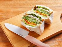 京セラ、新生活を彩るダスティピンクのセラミックナイフとセラブリッドⓇ フライパンを数量限定で販売