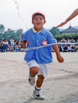 運動会のかけっこで１位になった３歳の優さん