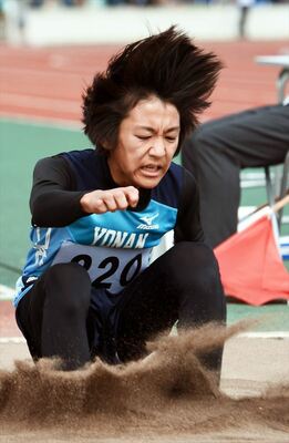 男子走り幅跳び　最終試技で５メートル４を跳んだ後村（陽南クラブ）