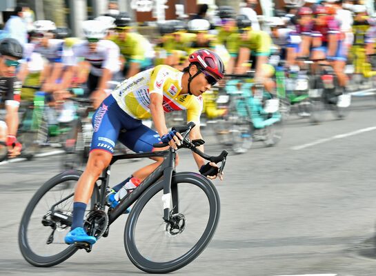２位に入る力走を見せたブリッツェンの小野寺＝那須塩原市内