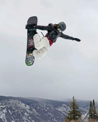 スノーボードの女子スロープスタイルで3位に入った村瀬心椛=アスペン(ゲッティ=共同)