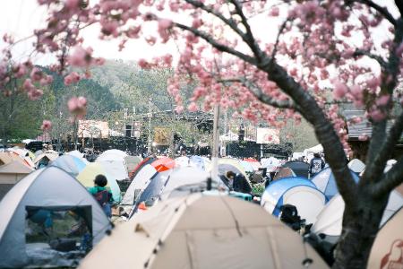 　ＡＲＡＢＡＫＩ　ＲＯＣＫ　ＦＥＳＴ．の「陸奥」ステージの風景＝宮城県川崎町（ＡＲＡＢＡＫＩ　ＲＯＣＫ　ＦＥＳＴ．２５　Ｐｈｏｔｏ　ｂｙ　Ｔｅａｍ　ＳＯＵＮＤ　ＳＨＯＯＴＥＲ）