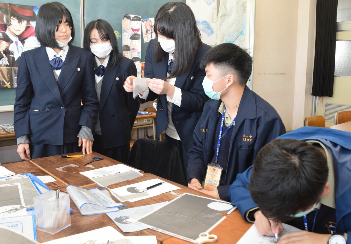 台湾生徒と日本文化で交流 イラストや茶道に挑戦 大田原女子高 県内主要 地域の話題 下野新聞 Soon ニュース 下野新聞 Soon スーン