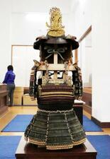 謙信の甲冑、修復終え納品