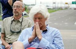 米「原子力の街」で追悼