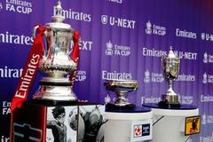 ＦＡ杯、トロフィーお披露目