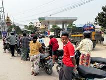 中東情勢で交通燃料不足