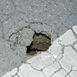 下水道管破損で道路に穴　宇都宮の市道　修繕し埋め戻す