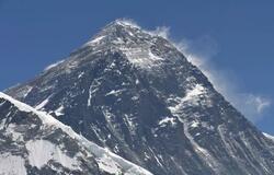 エベレスト、登山許可者過去最多