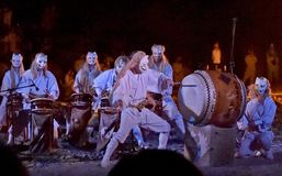 夜空に立ち上る祈りの炎　那須・御神火祭