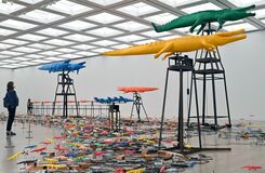 「ワニがまわる　タムラサトル」展