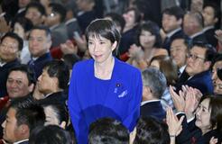 自民新総裁に高市氏