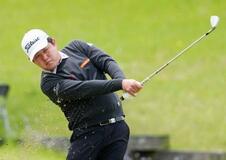 男子ゴルフ、米沢蓮が首位浮上