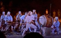 夜空に立ち上る祈りの炎　那須・御神火祭
