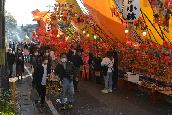 ３年ぶりに開催され、にぎわう西宮神社恵比寿講の「おたから市」