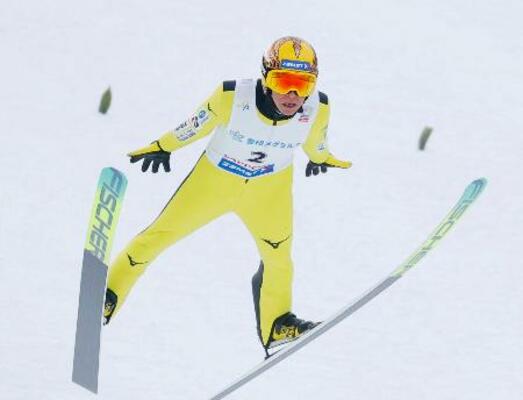 　予選で飛躍する葛西紀明＝大倉山