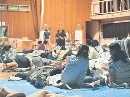 2019年の台風19号で、多くの地域住民が集まった避難所。高齢者や女性、子どもたちにも配慮した避難所運営が求められている