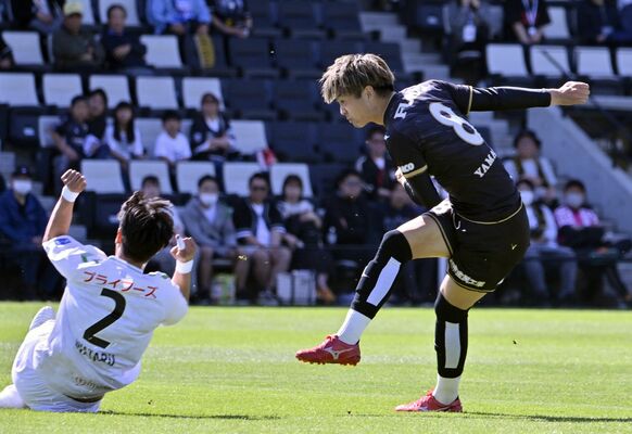 栃木シティ　大量4失点で敗戦、DF知念「緩さあった」　FW山下敬大は2得点で復活ののろし　