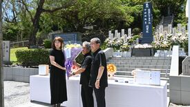 沖縄・祈念公園の塔で慰霊祭 荒井退造ら「島守」悼む 平和大行進には栃木…