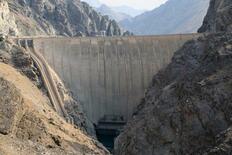 【イランで深刻な水不足】治水対策の不備に市民怒り