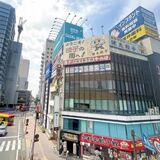 JR宇都宮駅西口の人気餃子店が閉店へ 再開発で景色が一変? 店舗移転先、“あの石像”の今後も判明