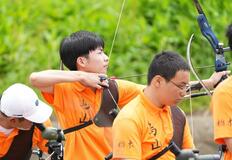 烏山男女 Ｖ射抜く